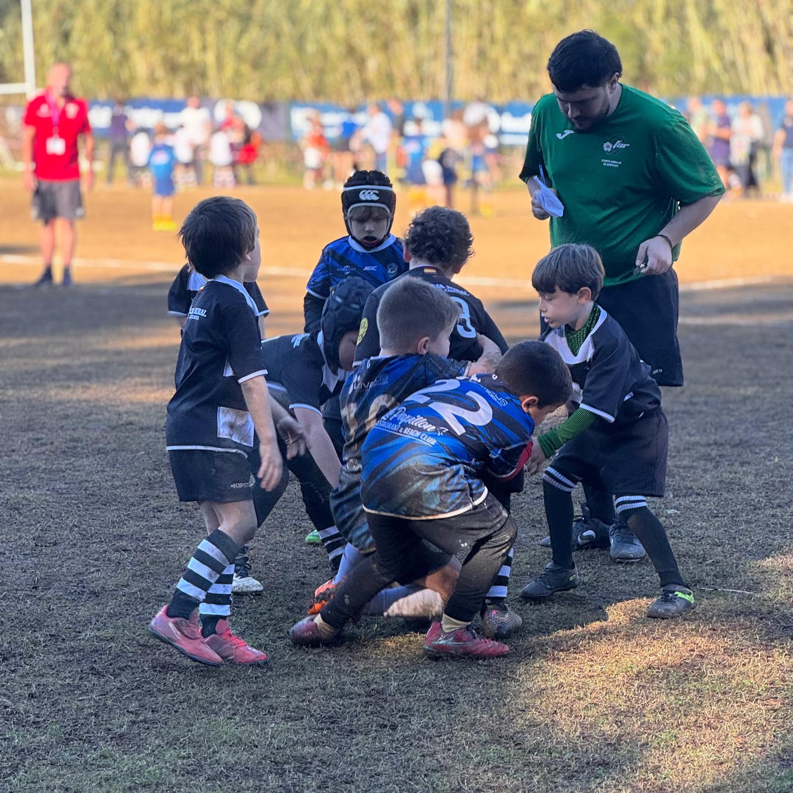 Primeros placajes en un torneo de escuelas.