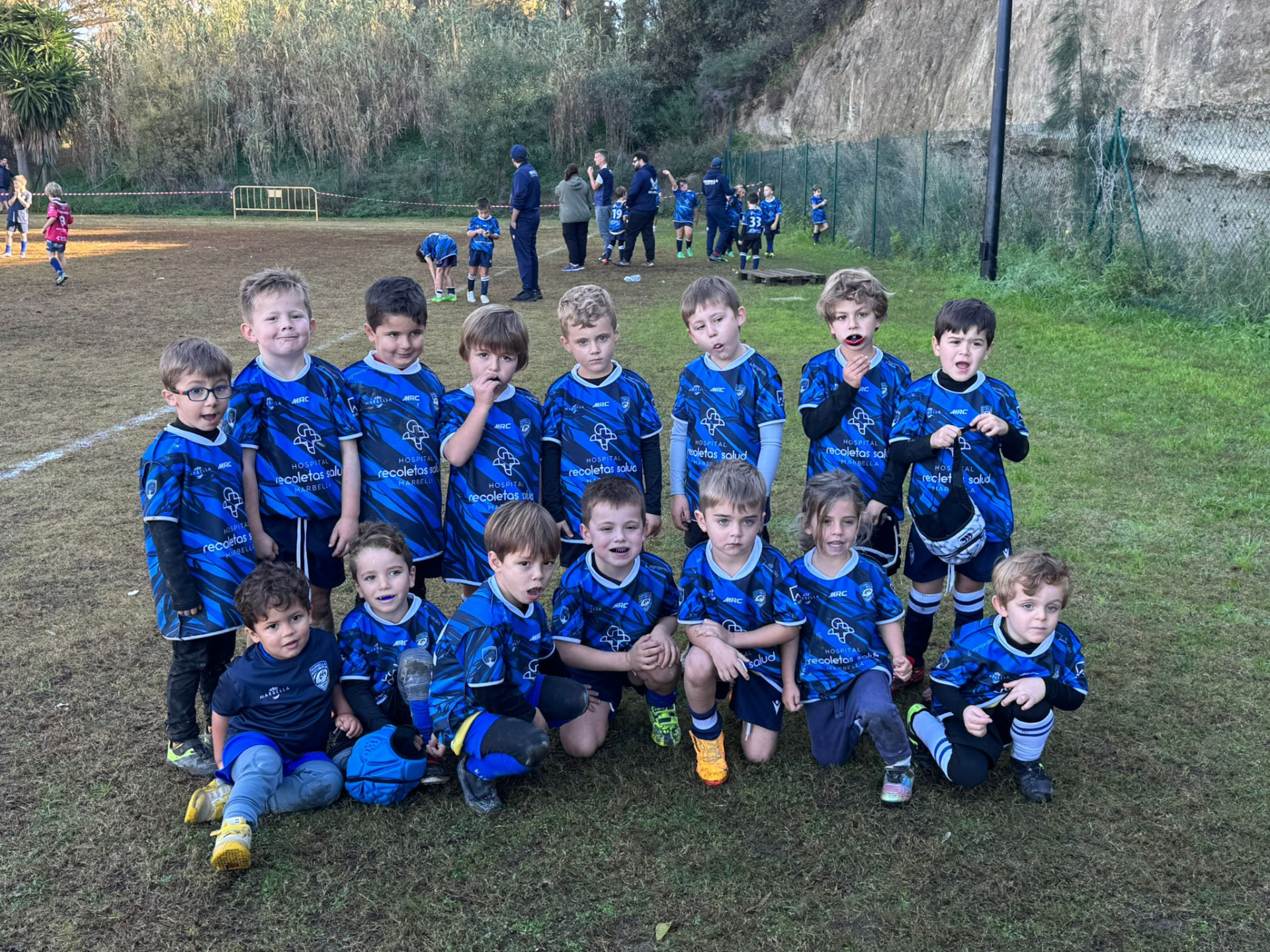 Foto de equipo M6 antes del partido.