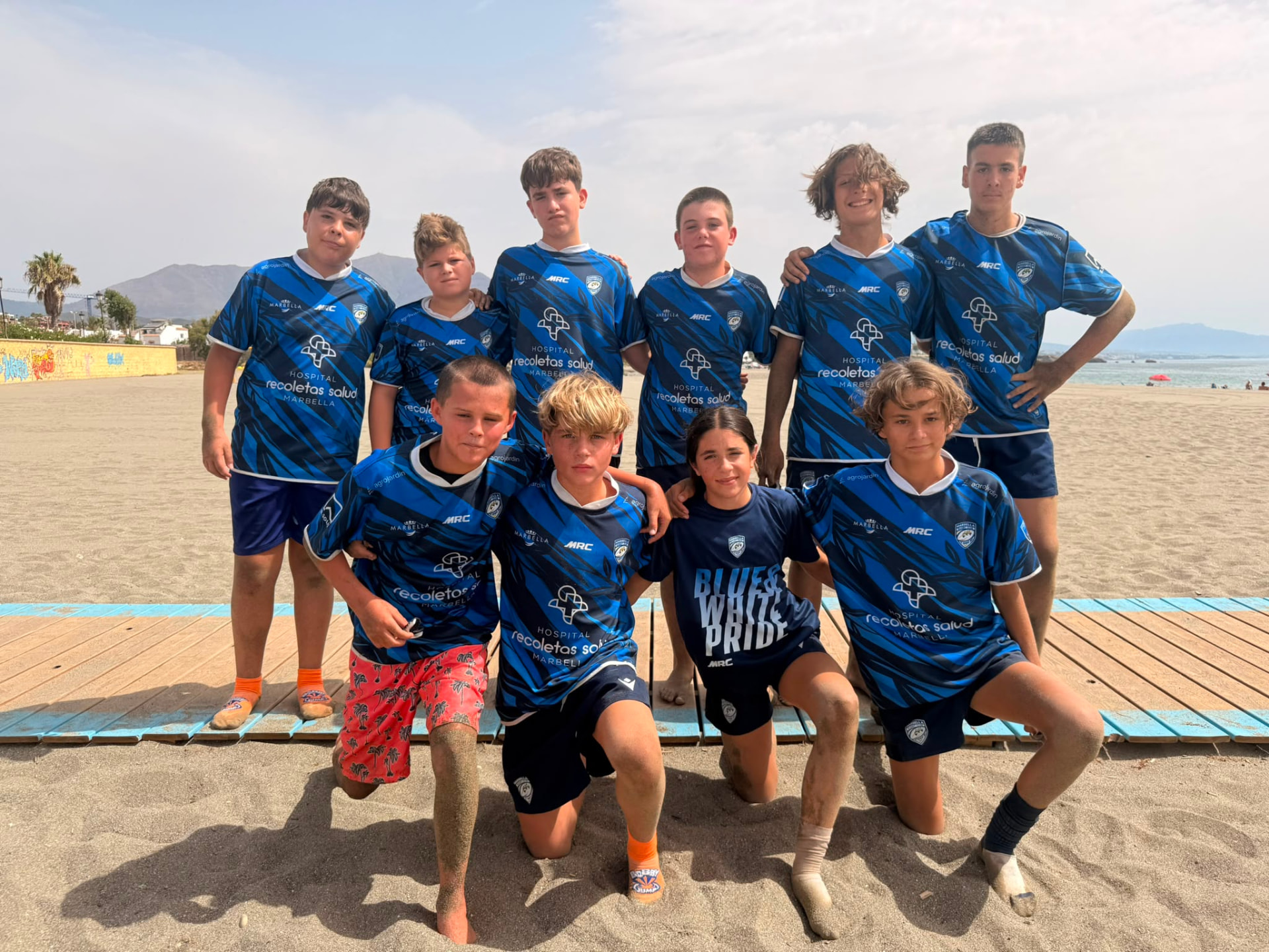 El equipo M14 en el torneo de rugby playa de Marbella